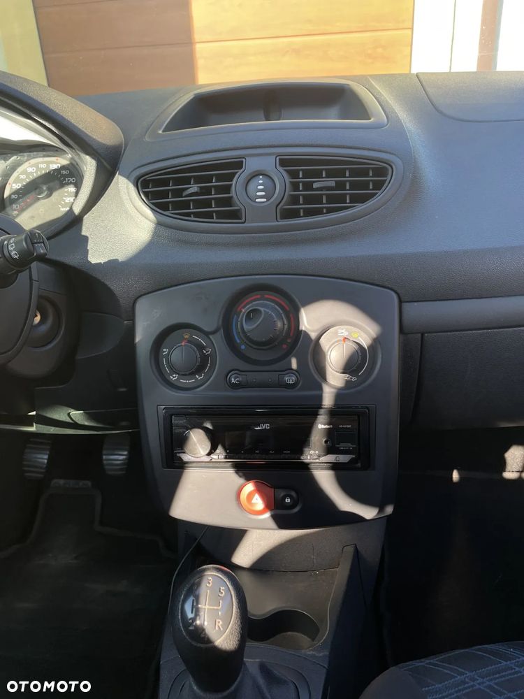 Renault Clio - 26