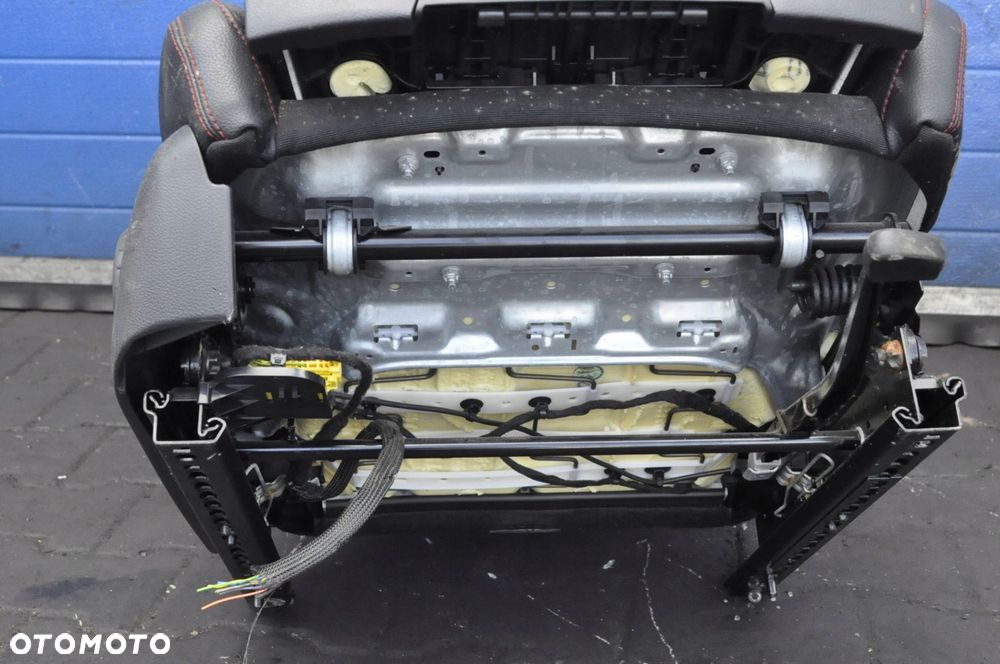 MERCEDES W117 FOTELE KANAPA BOCZKI SKÓRA - 7