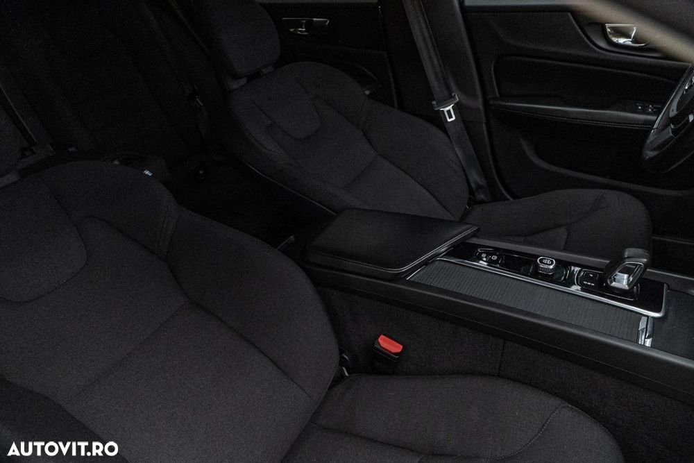 Volvo V60 B4 MHEV AT8 FWD Momentum - 39