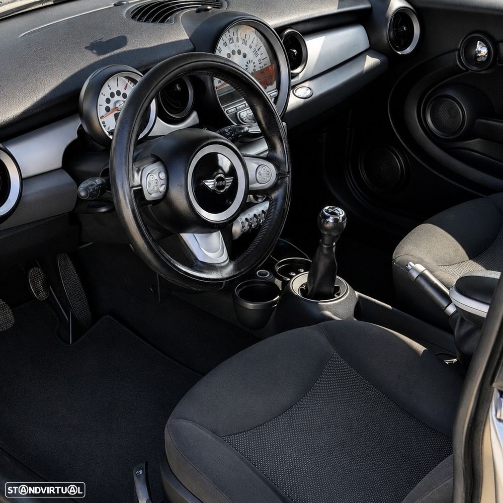 MINI 3 Portas Cooper D - 7