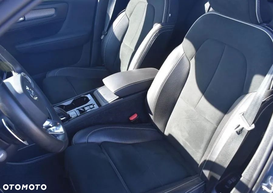 Volvo XC 40 T3 R-Design - 9