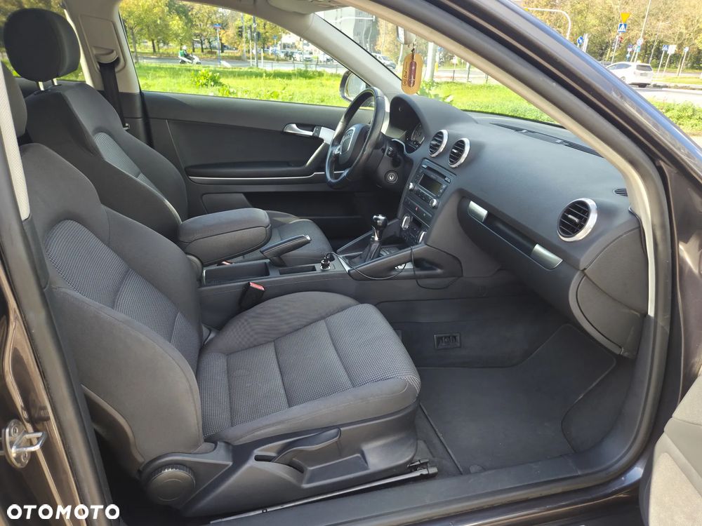 Audi A3 3-drzwiowe 1.6 TDI DPF Ambition - 12