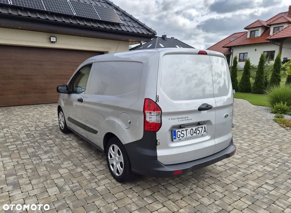 Ford Transit Courier - 8
