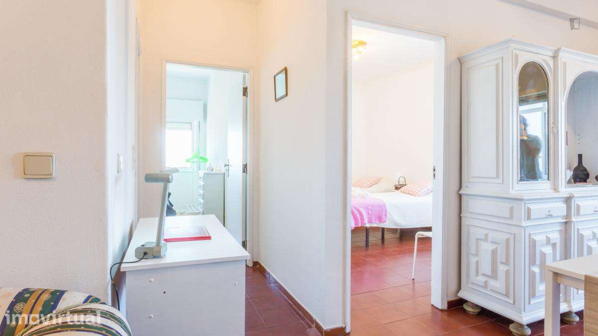 Quarto - localizado em Massarelos Porto - Grande imagem: 4/18