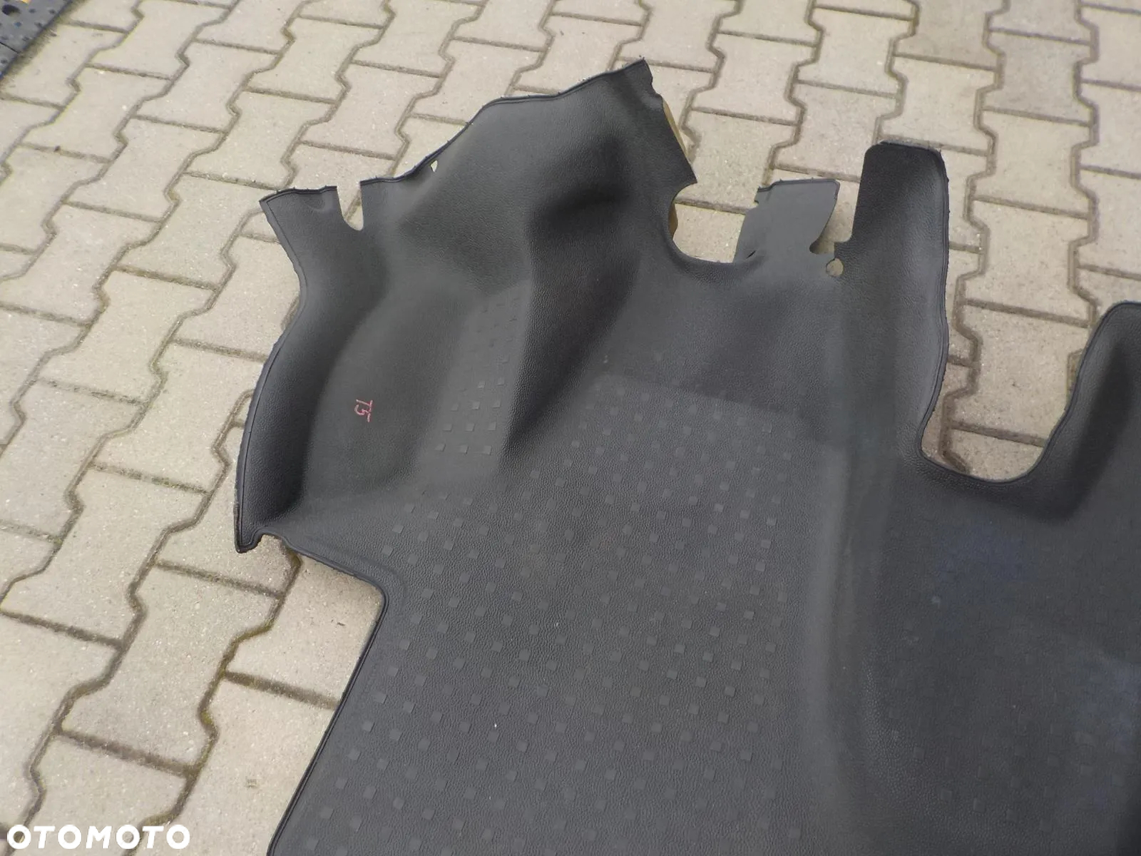 VW T5 03- GUMA WYKŁADZINA PODŁOGA PRZÓD - 2