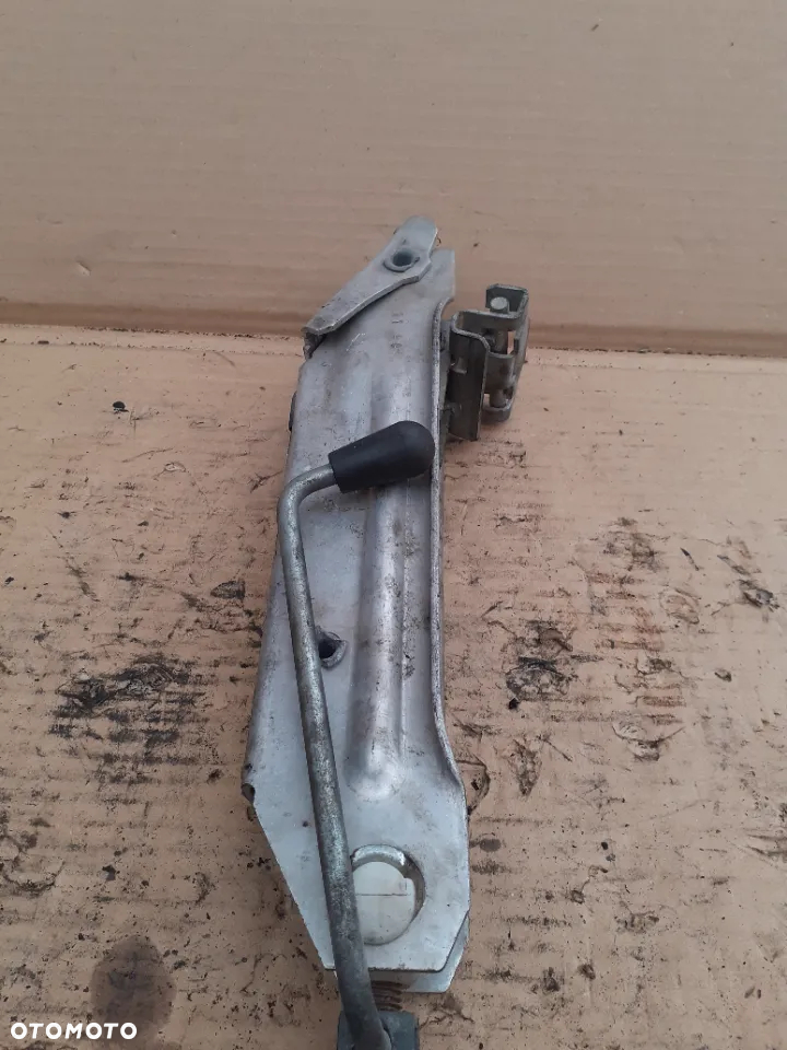 LEWAREK AUDI A3,A4,A6 8L0 011 031A - 4