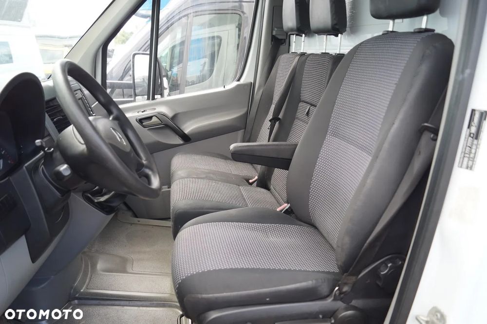 Mercedes-Benz Sprinter - 17