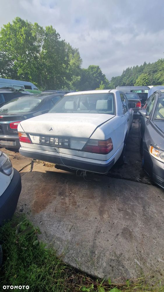 Mercedes 124 na części - 3