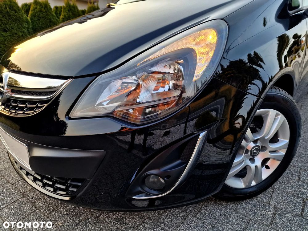 Opel Corsa 1.2 16V Cosmo - 2