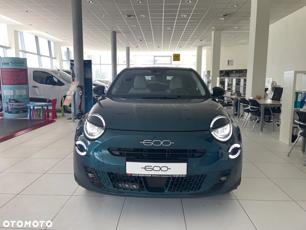 Fiat 600 1.2 Turbo La Prima eDCT - 3