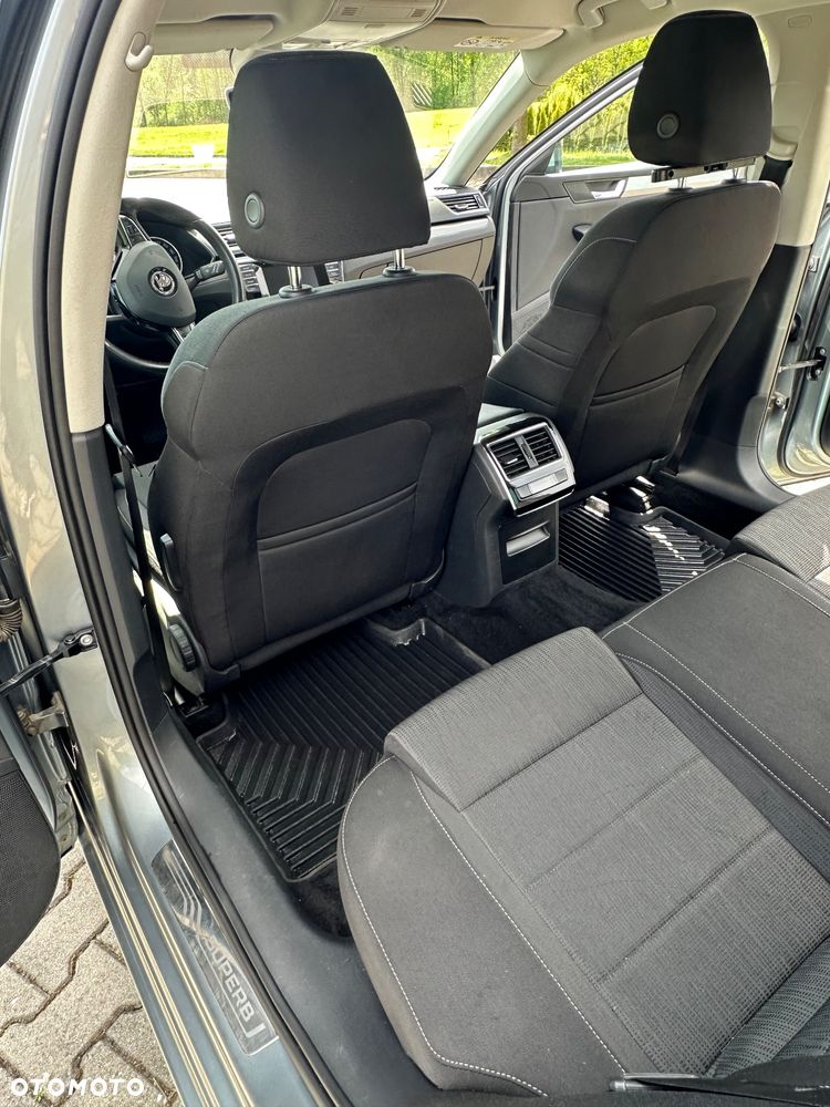 Skoda Superb 2.0 TDI Active DSG - 11