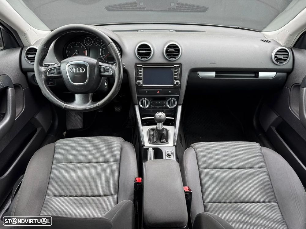 Audi A3 Sportback 2.0 TDi Ambiente - 8