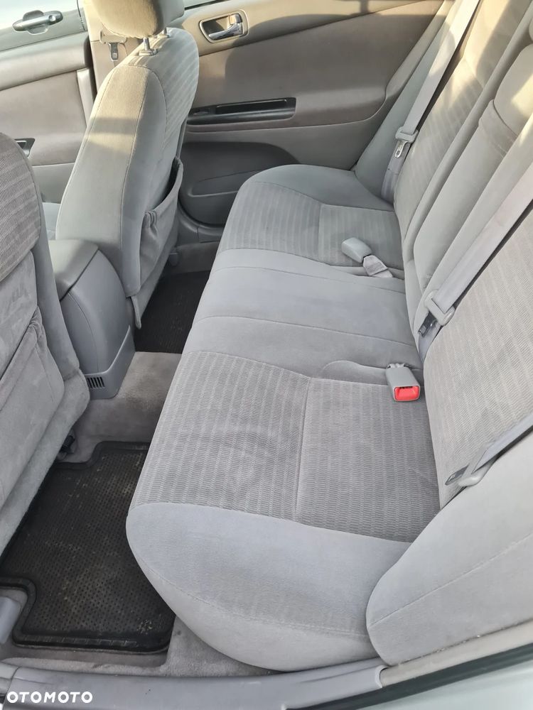Toyota Camry 2.4 XLE - 6