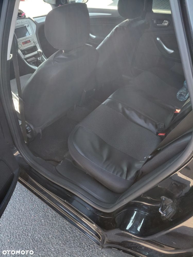 Ford Mondeo 2.0 TDCi Ambiente - 9