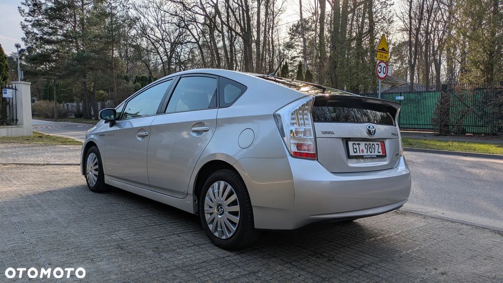 Toyota Prius - 5