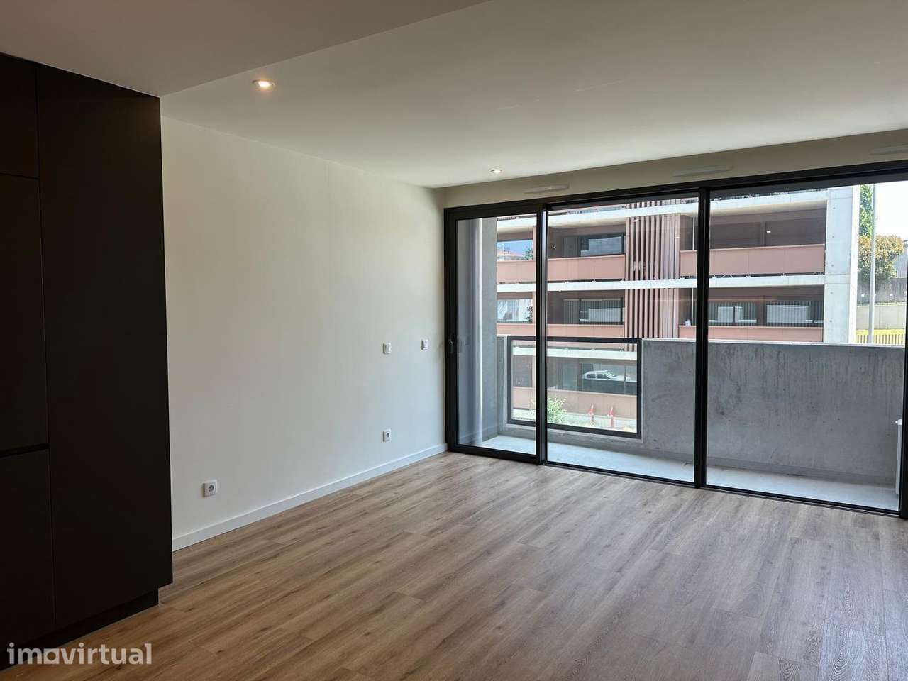 Apartamento T0 | Edifício Magnólia com Piscina no Rooftop - Grande imagem: 3/13