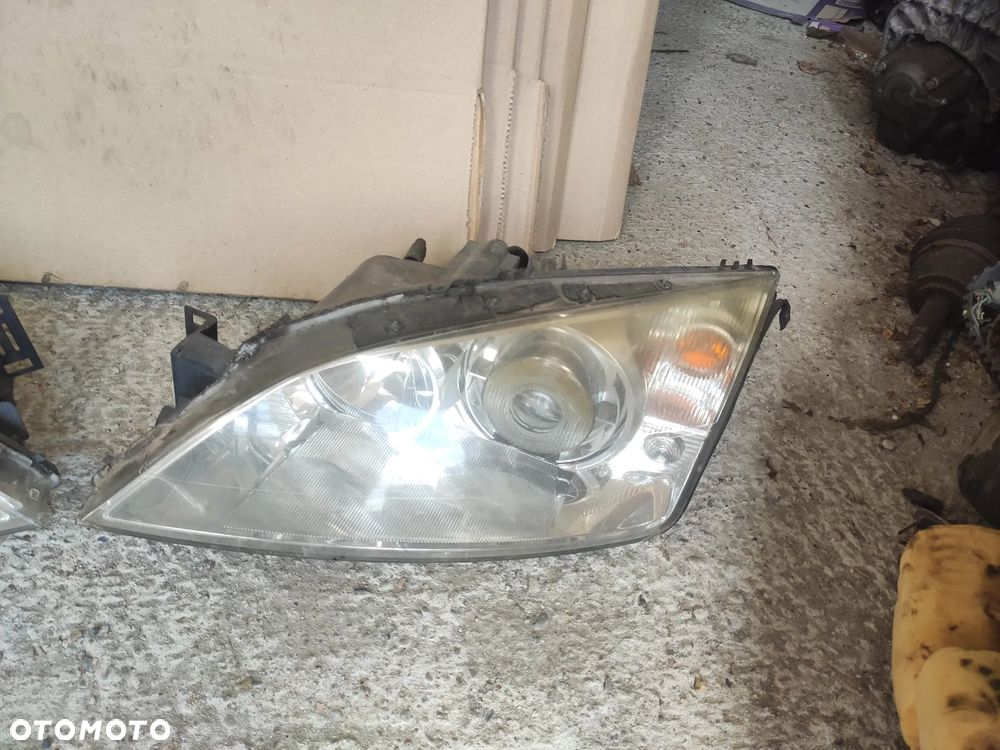 Lampa Lewy Prawy Przód Xenon Ford Mondeo MK3 EU ST - 2
