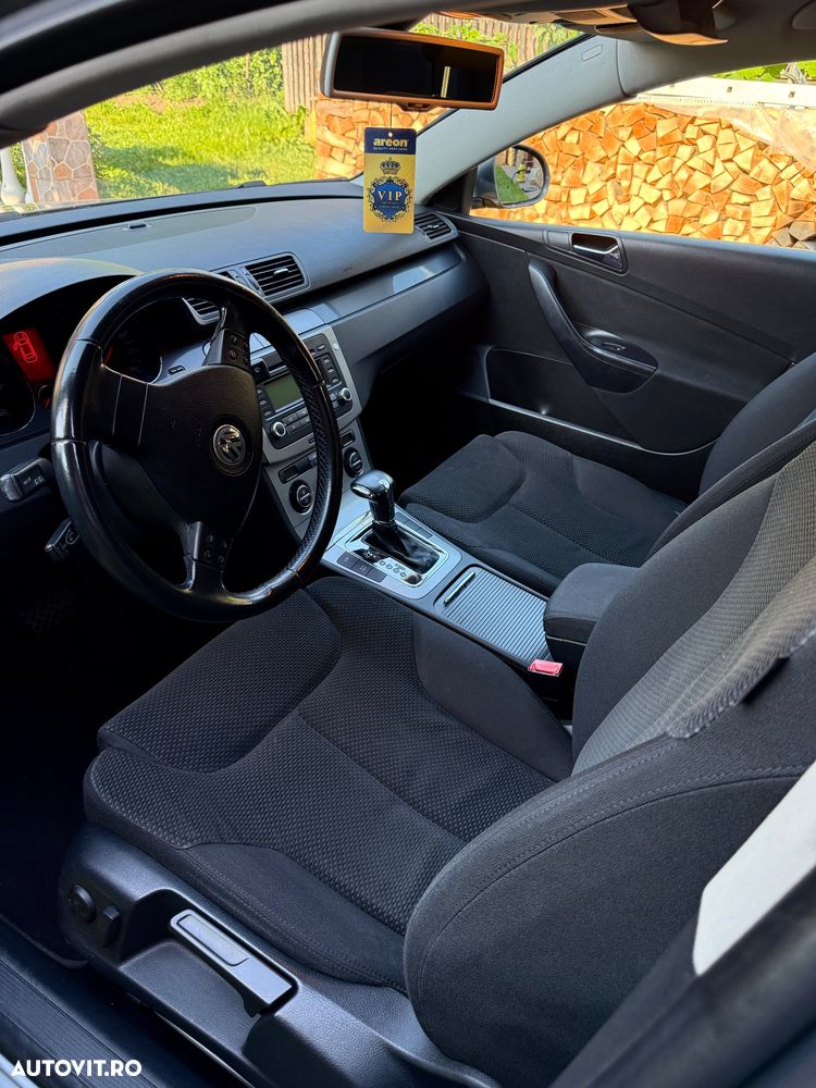 Volkswagen Passat - 1