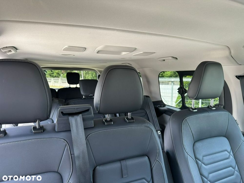 Ford Tourneo Custom - 24