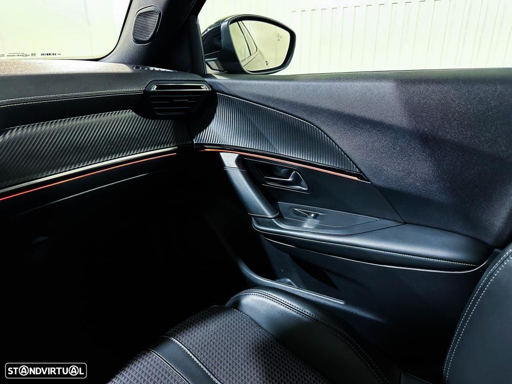 Peugeot e-2008 50 kWh GT - 23