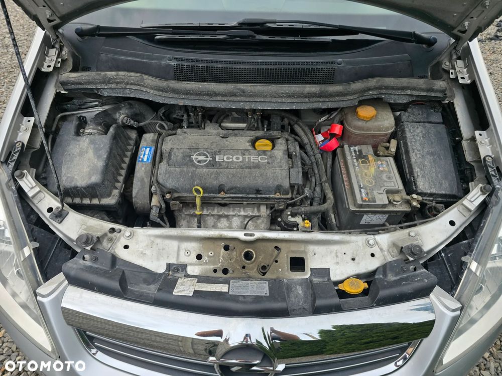 Opel Zafira 1.8 Cosmo - 4