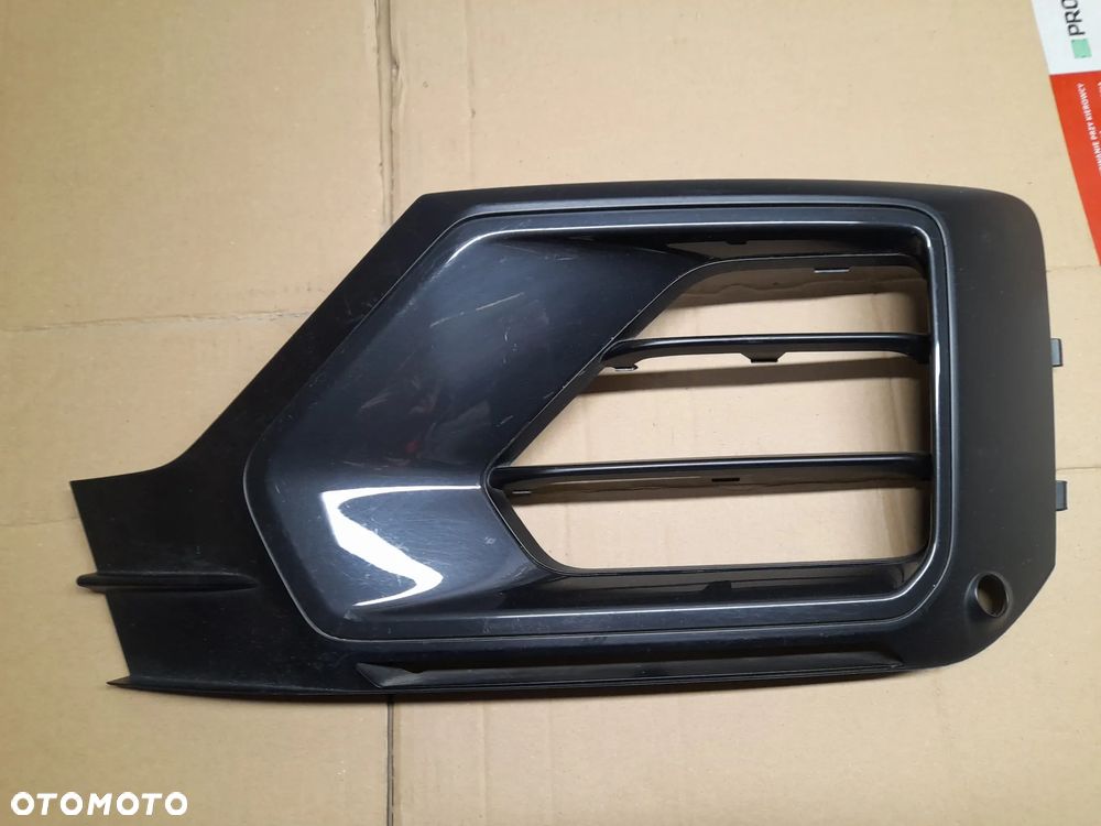 AUDI Q2 KRATKA ZDERZAKA LEWA 81A807681G 81A807681K - 1