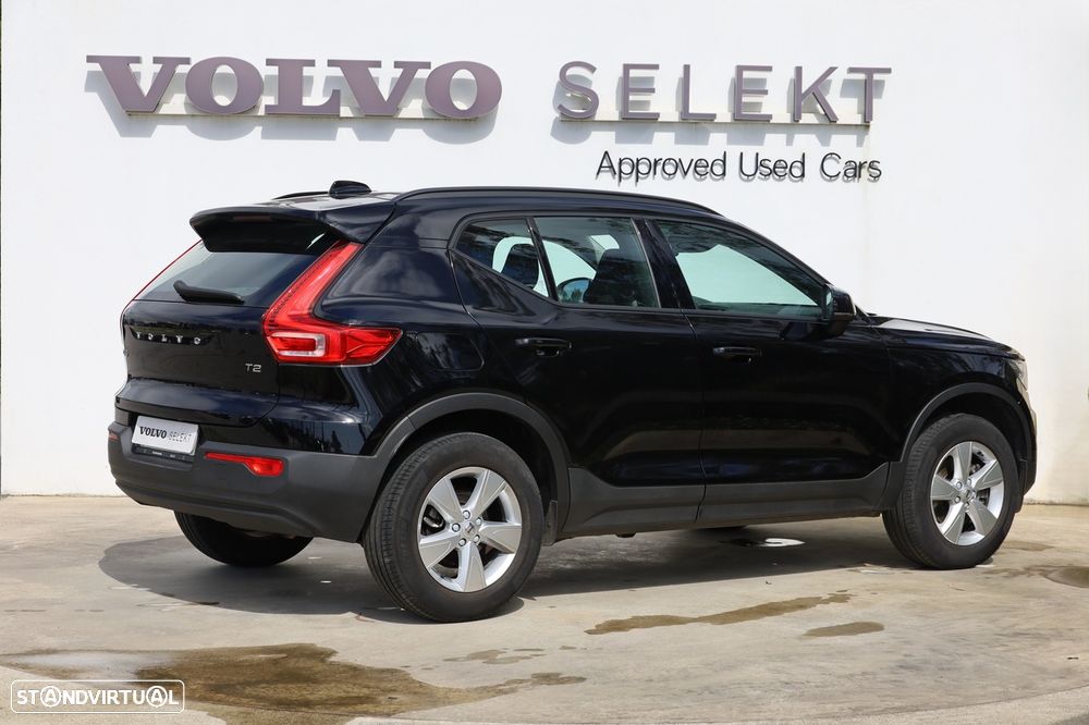 Volvo XC 40 1.5 T2 Momentum Core - 2