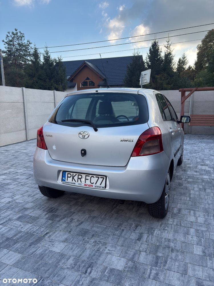 Toyota Yaris 2007 photo 3