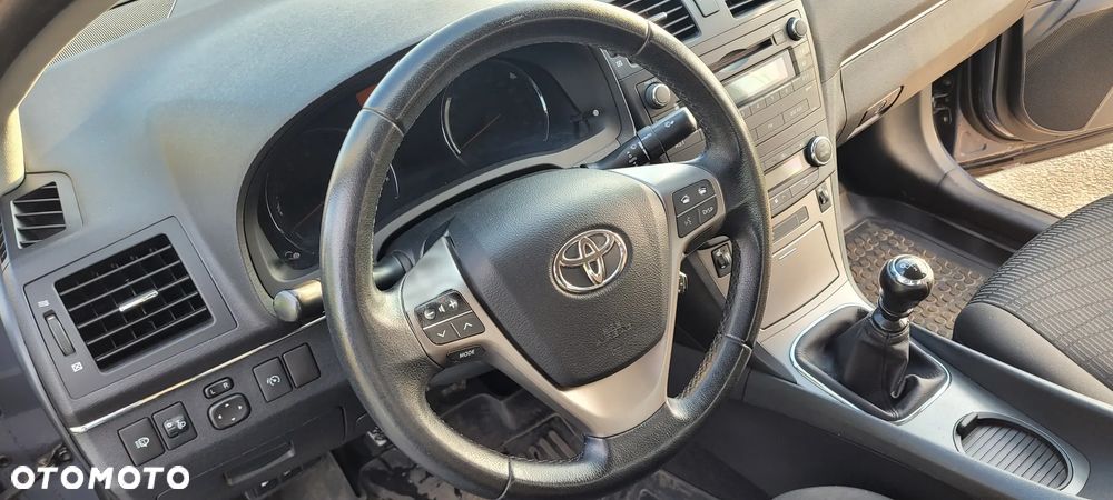 Toyota Avensis 1.8 Sol - 10