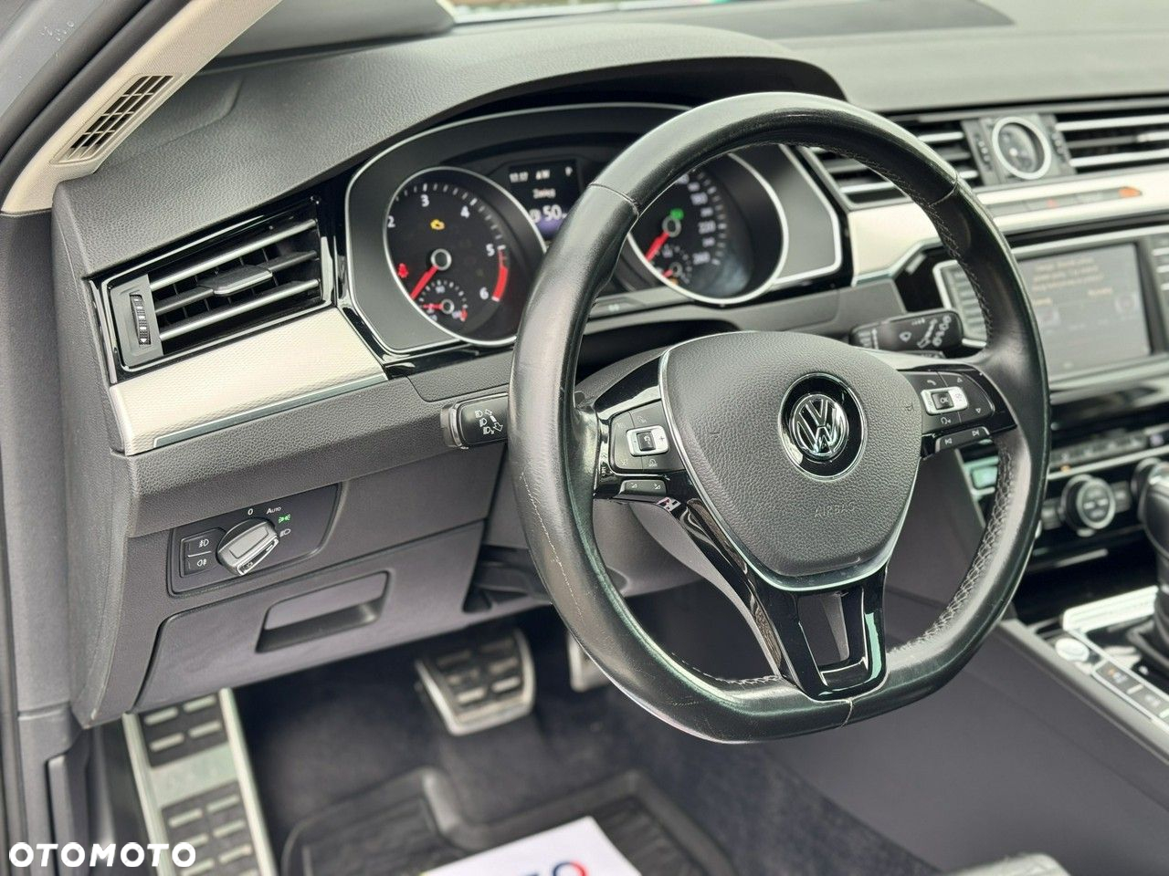 Volkswagen Passat Variant 2.0 TDI SCR DSG 4Motion Alltrack - 21