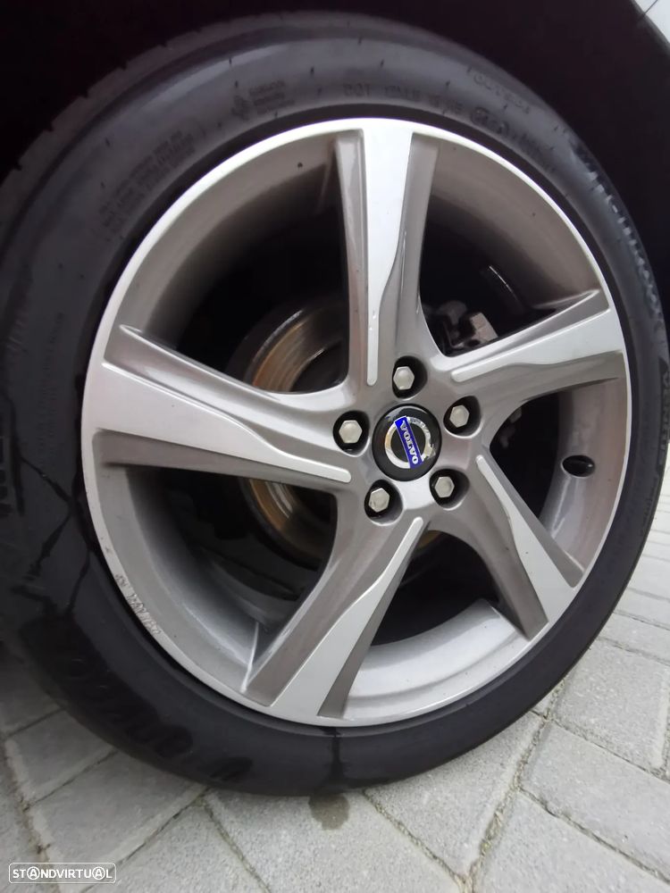 Volvo V40 D2 R Design - 18