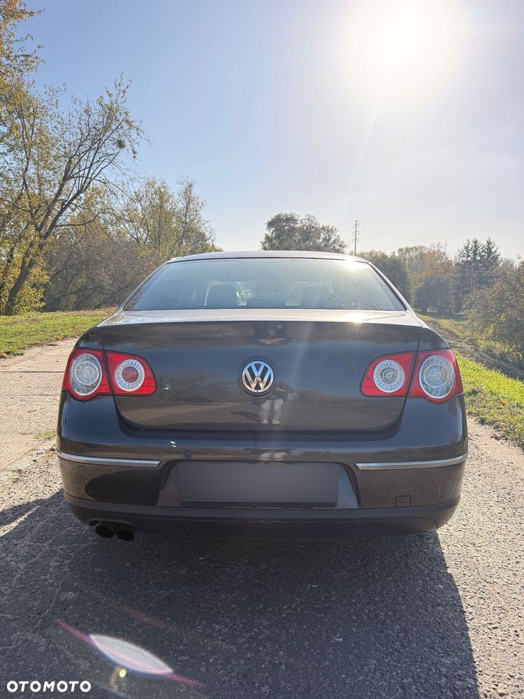 Volkswagen Passat - 6