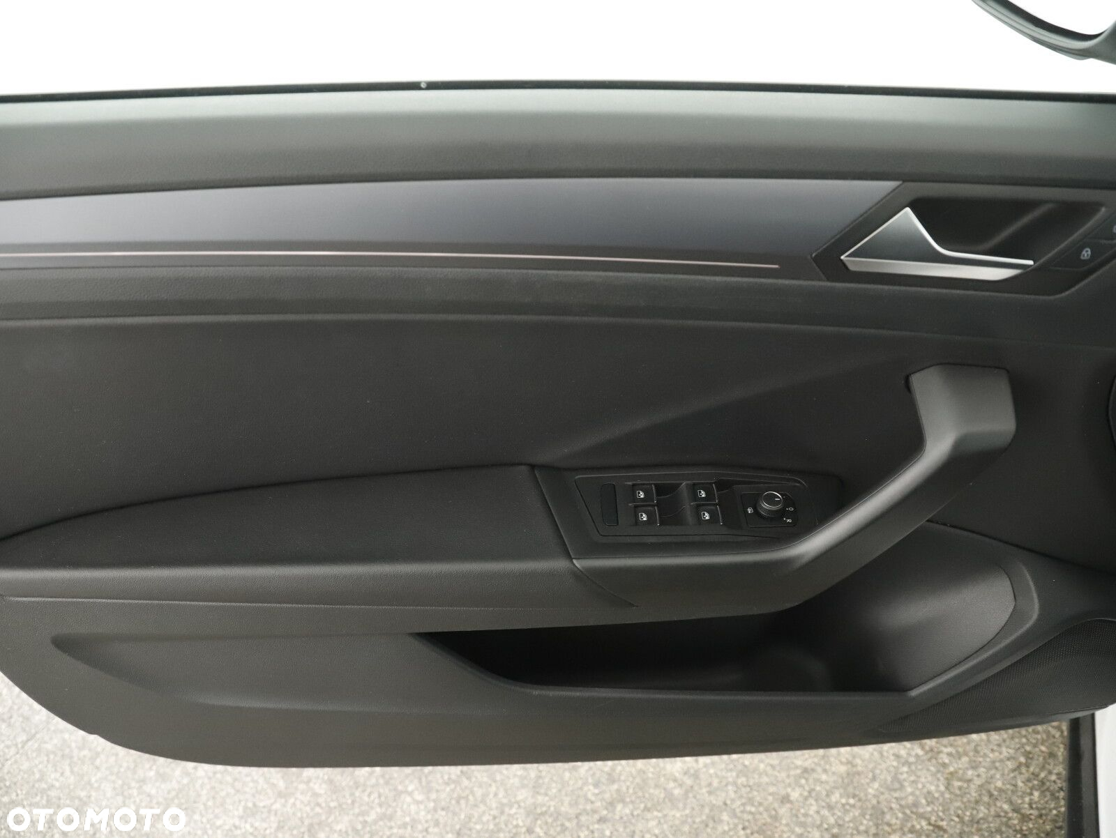 Volkswagen T-Roc - 32