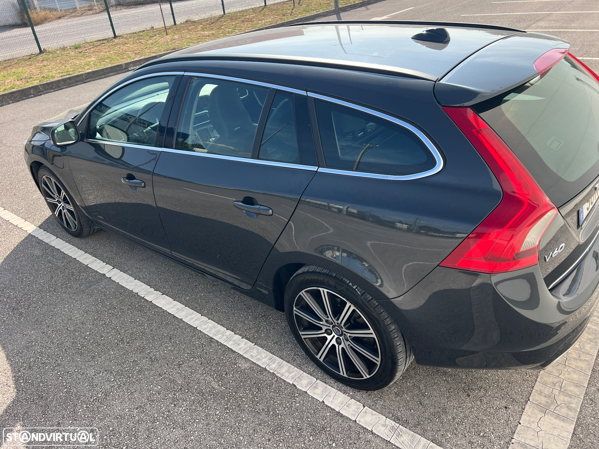 Volvo V60 2.4 D6 R-Design Sum.AWD Phev - 7
