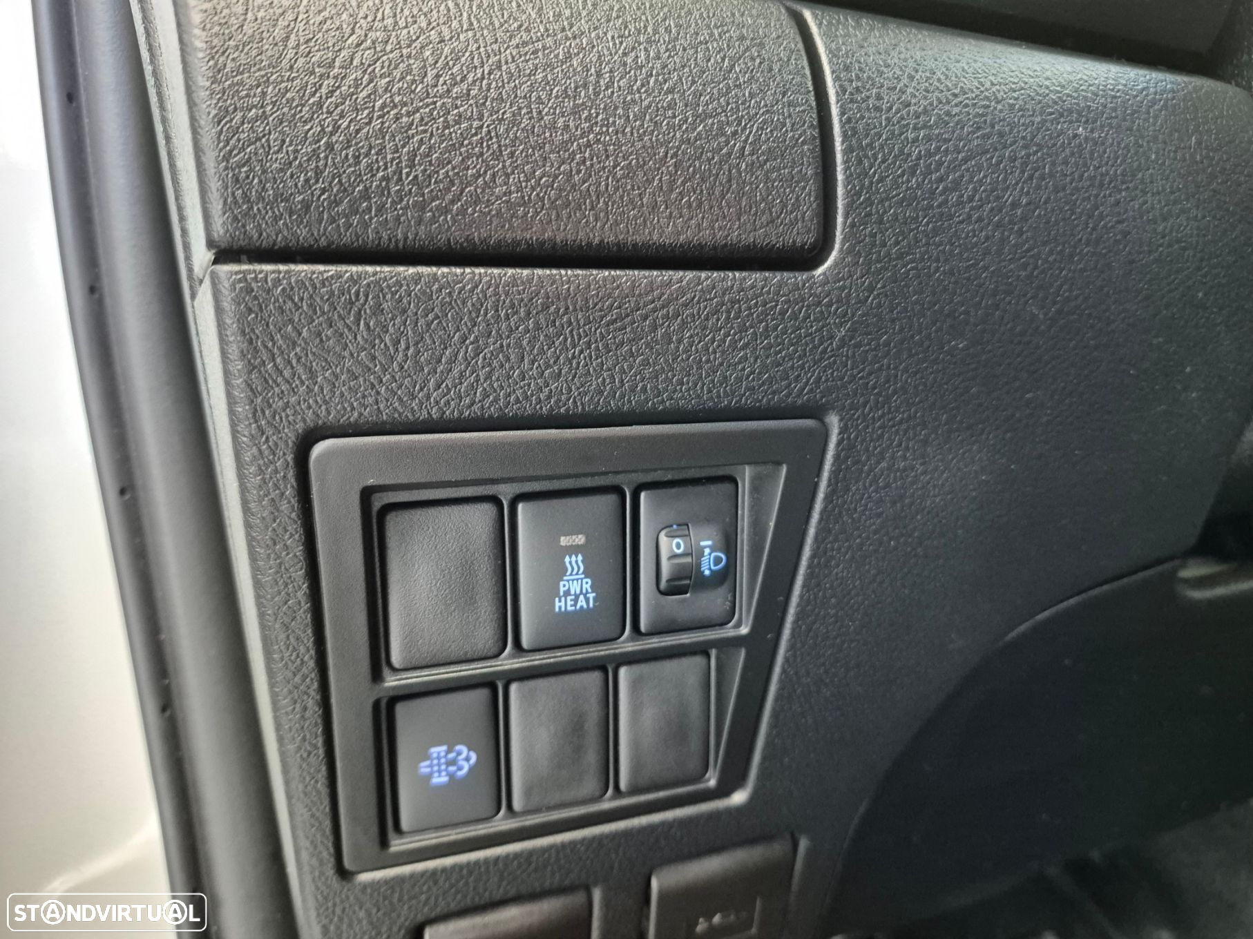 Toyota Hilux 2.4 D-4D 2WD CD - 14