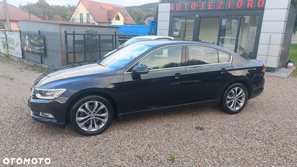 Volkswagen Passat - 2