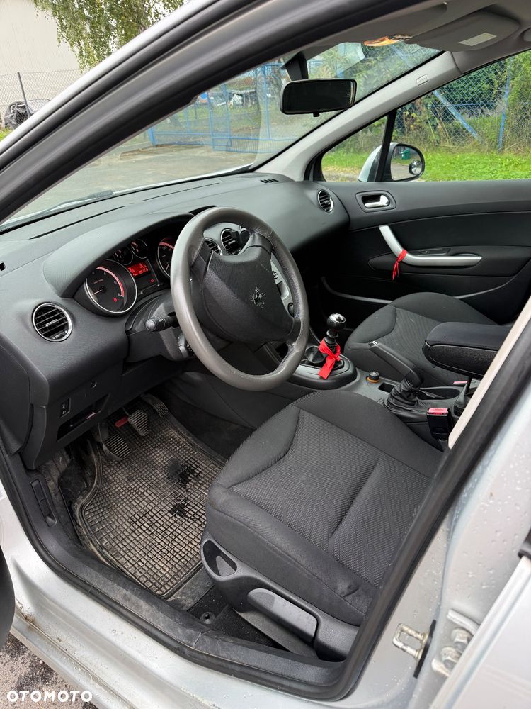 Peugeot 308 - 8