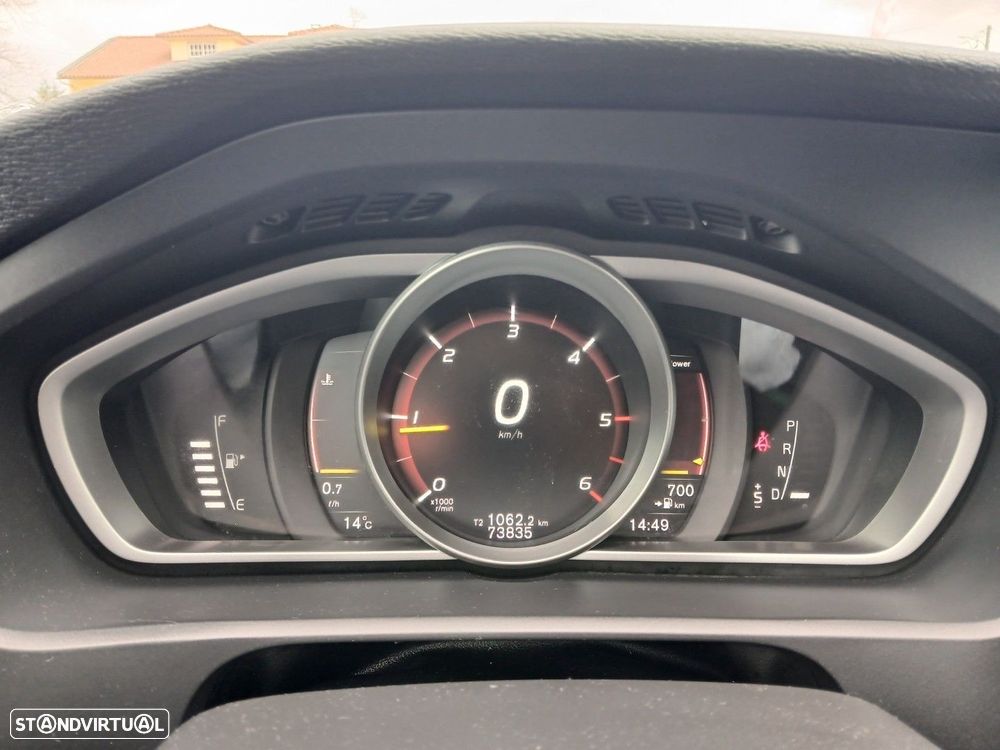 Volvo V40 2.0 D2 Momentum Geartronic - 30