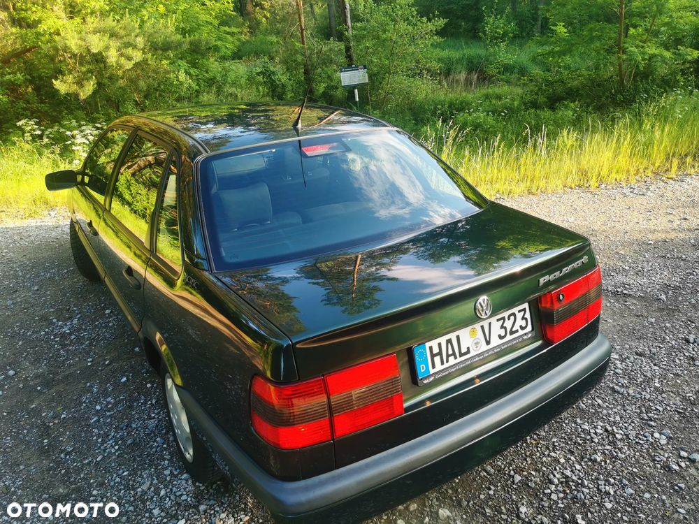 Volkswagen Passat 1.8 GL - 24