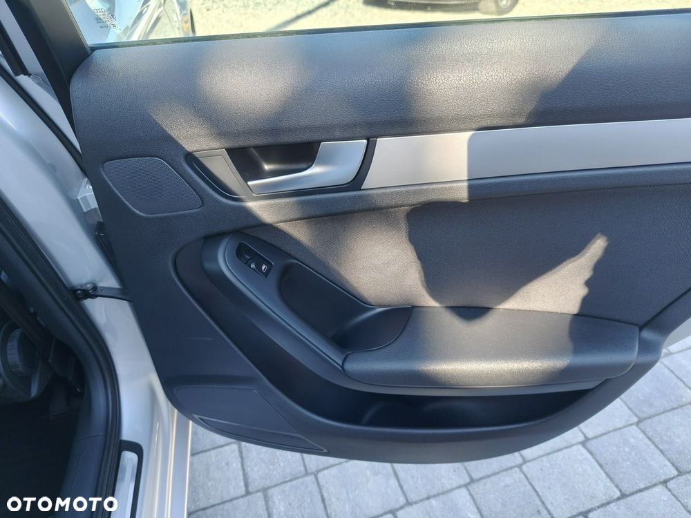 Audi A4 Avant 2.0 TDI DPF Ambition - 27