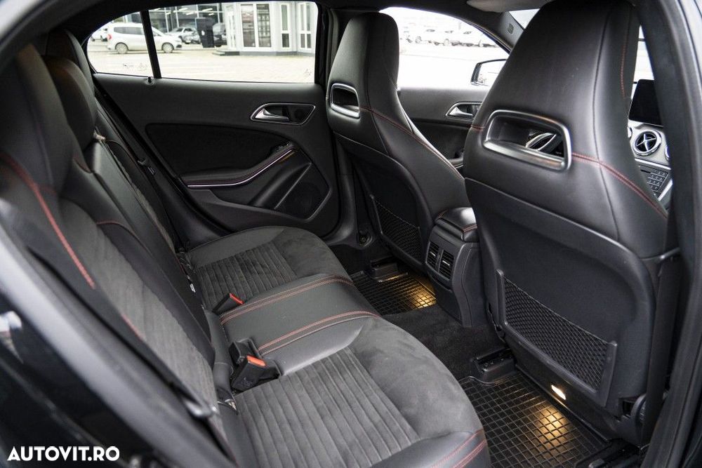 Mercedes-Benz GLA 220 4MATIC - 17