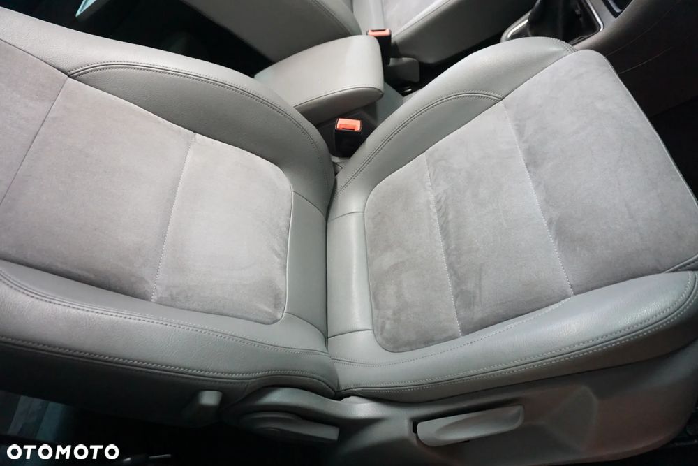 Volkswagen Sharan 2.0 TDI BlueMotion Technology Highline - 21