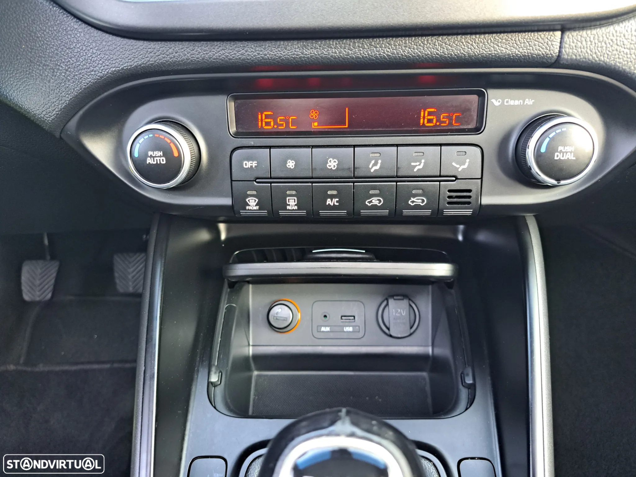 Kia Carens 1.7 CRDi ISG TX - 25