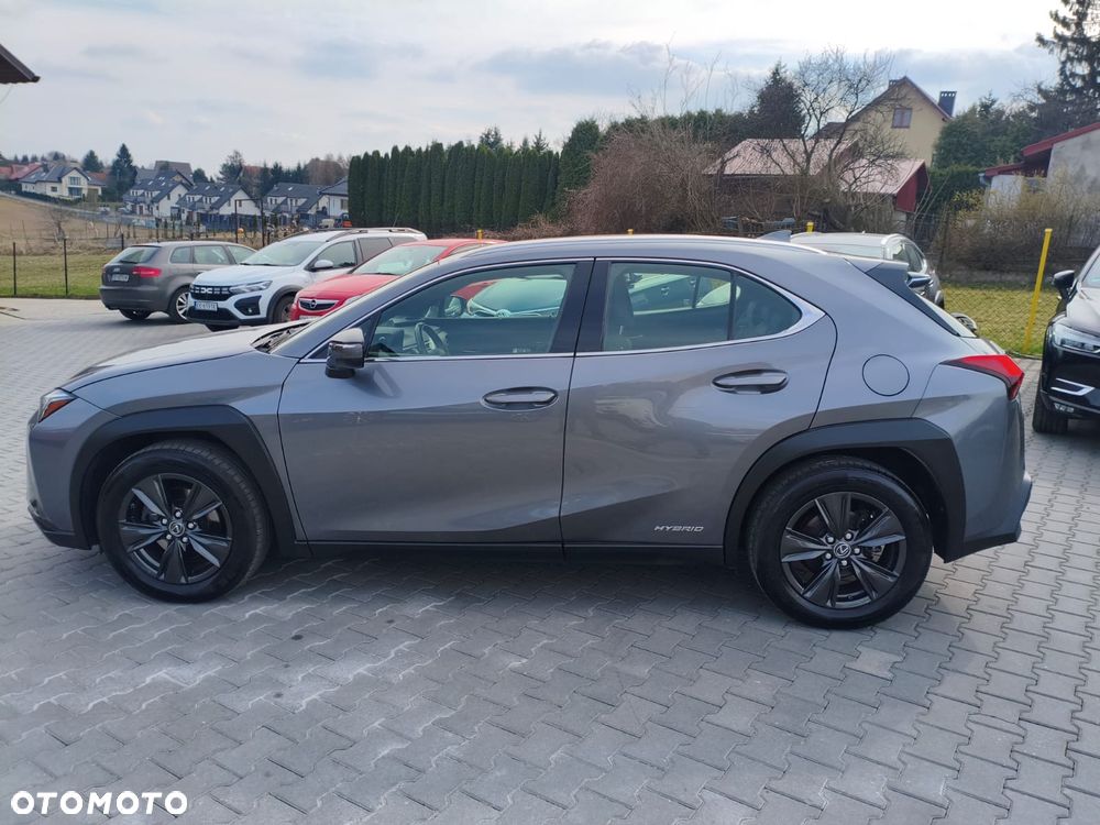 Lexus UX 250h GPF Business AWD - 8