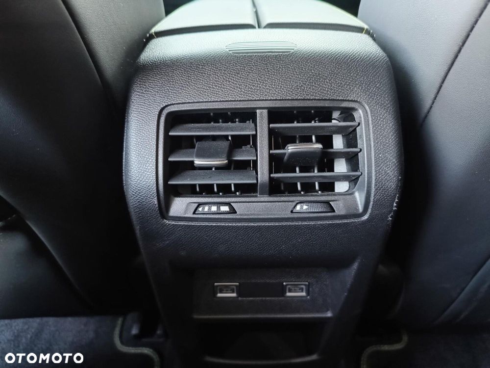 Peugeot 308 1.2 PureTech GT S&S EAT8 - 17