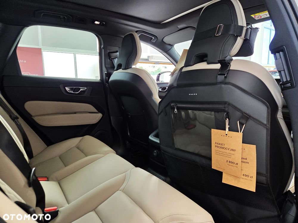 Volvo XC 60 T6 Plug-In Hybrid AWD Ultra Dark - 13