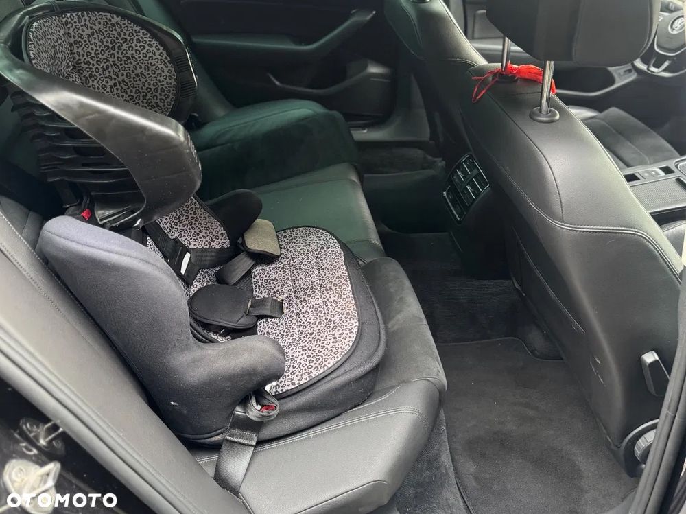 Volkswagen Passat - 25