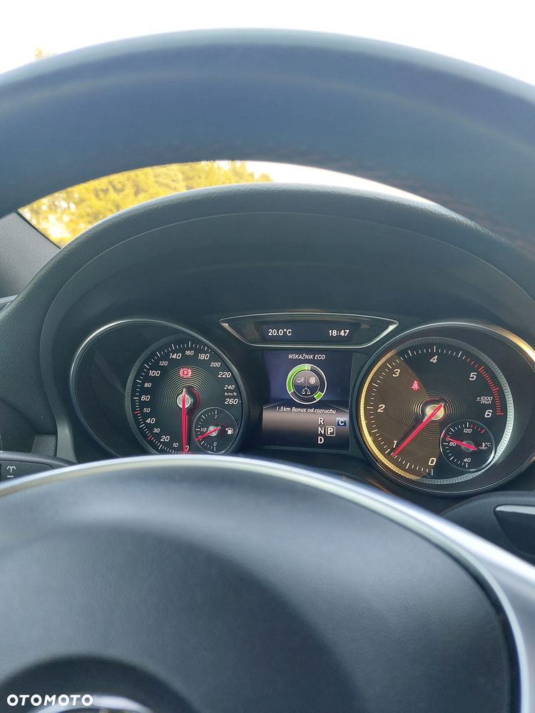 Mercedes-Benz GLA 180 d 7G-DCT AMG Line - 11