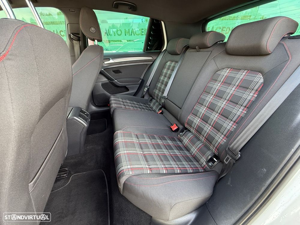 VW Golf GTI 2.0 TSI OPF DSG Performance - 26