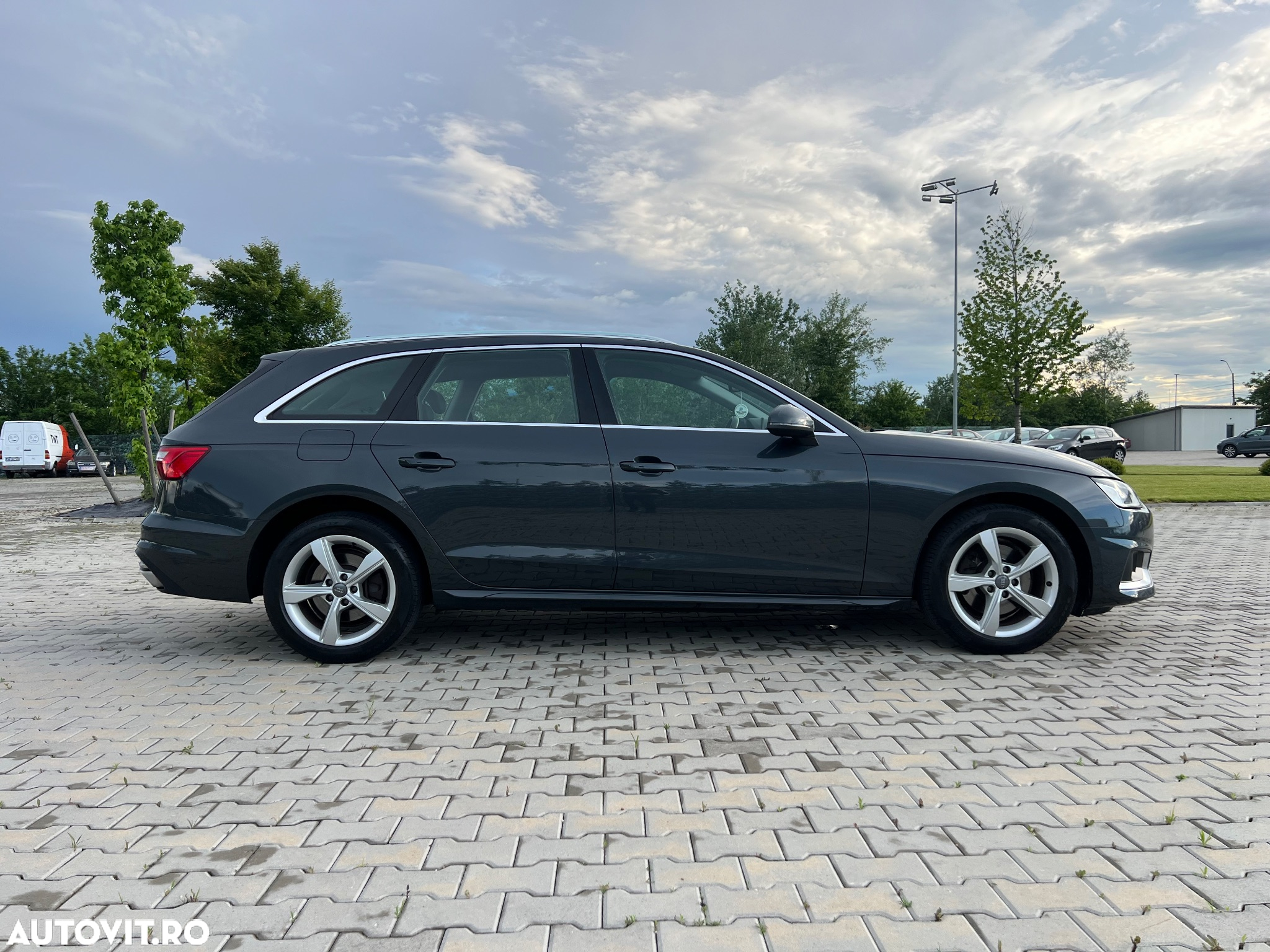 Audi A4 Avant 2.0 35 TFSI S tronic MHEV S Line - 11